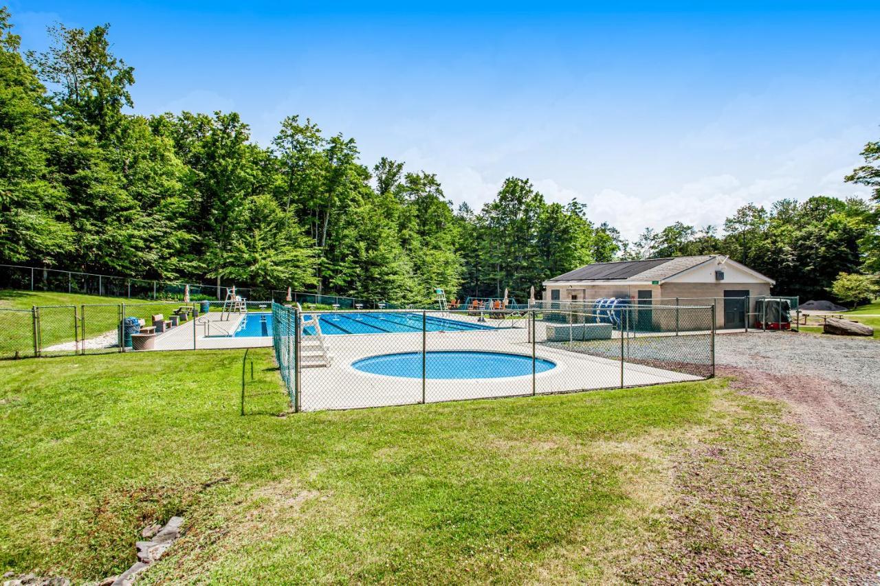 Friendship Lodge Pocono Lake Екстер'єр фото
