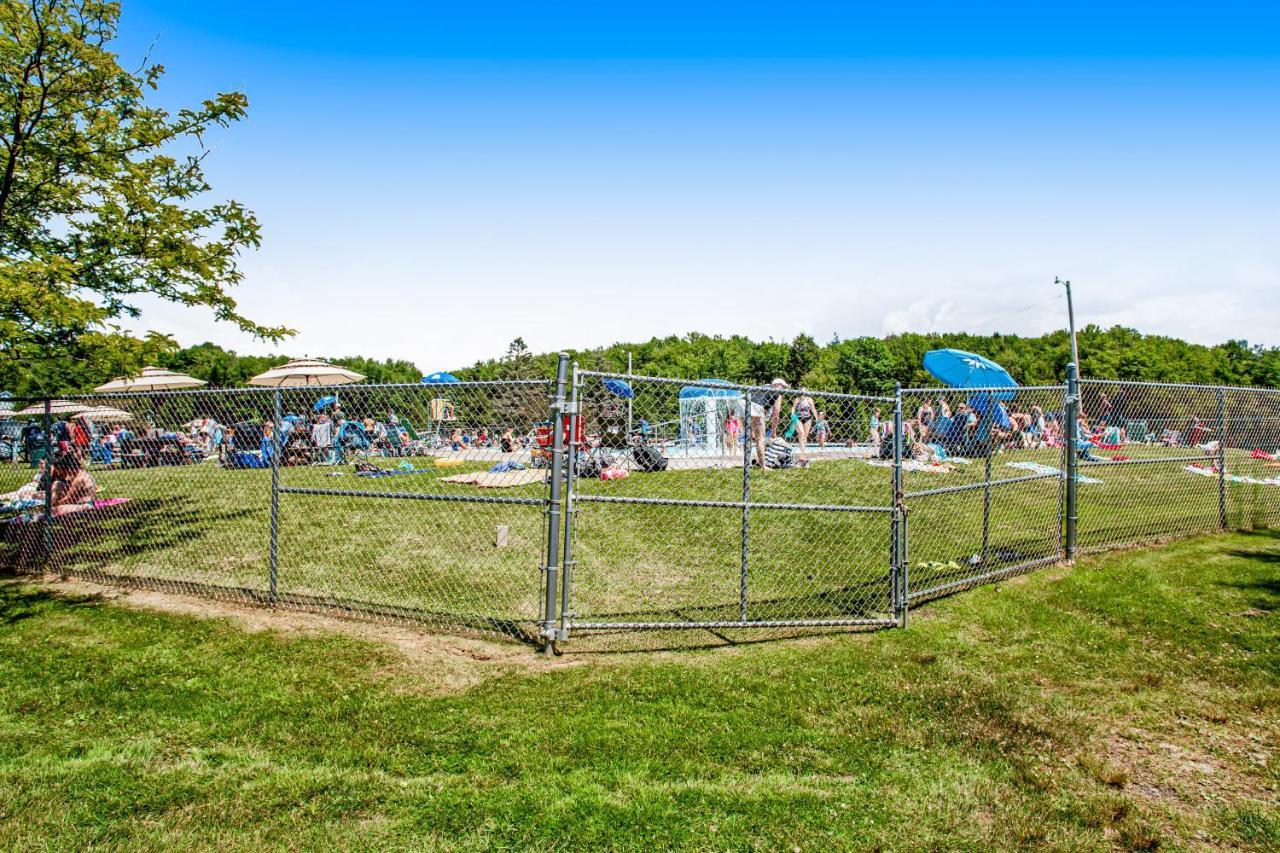 Friendship Lodge Pocono Lake Екстер'єр фото