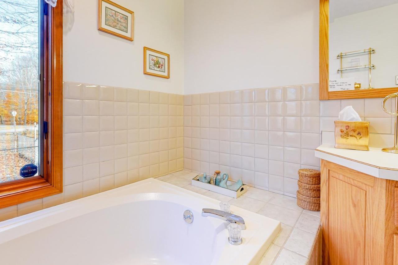 Friendship Lodge Pocono Lake Екстер'єр фото